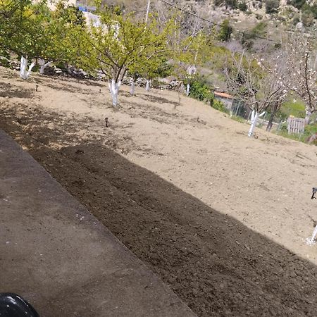 בית הארחה Sárkhos 	Aggelina מראה חיצוני תמונה