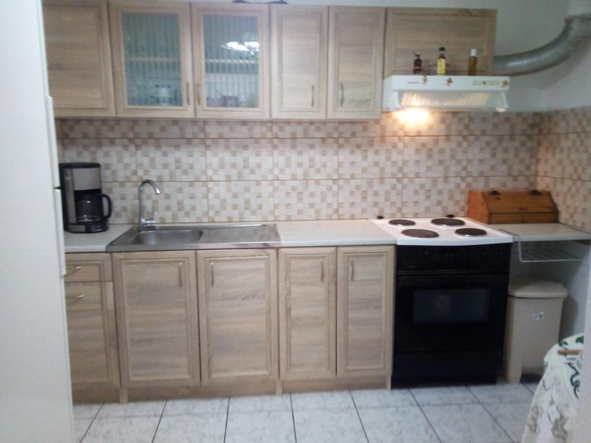 בית הארחה Sárkhos 	Aggelina מראה חיצוני תמונה