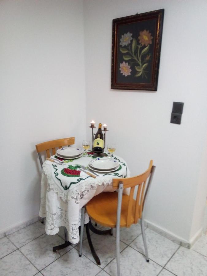 בית הארחה Sárkhos 	Aggelina מראה חיצוני תמונה